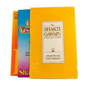 Shakti Gawain Collection Meditation 2 Book Set Living in Light & Visualization